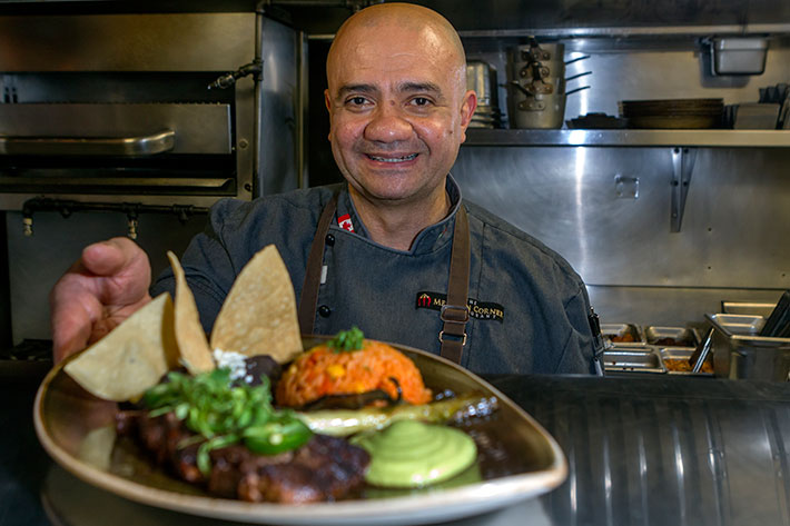 Juan Carlo Pérez, Mexican restaurant
