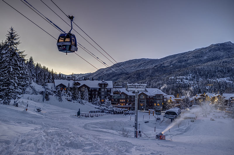 whistler Blackcomb, Peak 2 Peak Gondola, skiing.