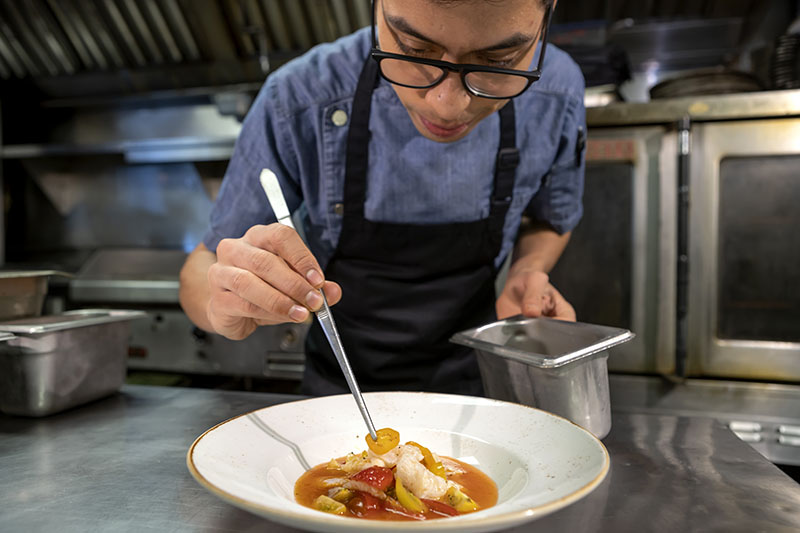 whistler dining bearfoot bistro